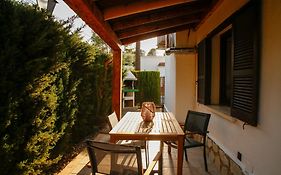Deniahouse